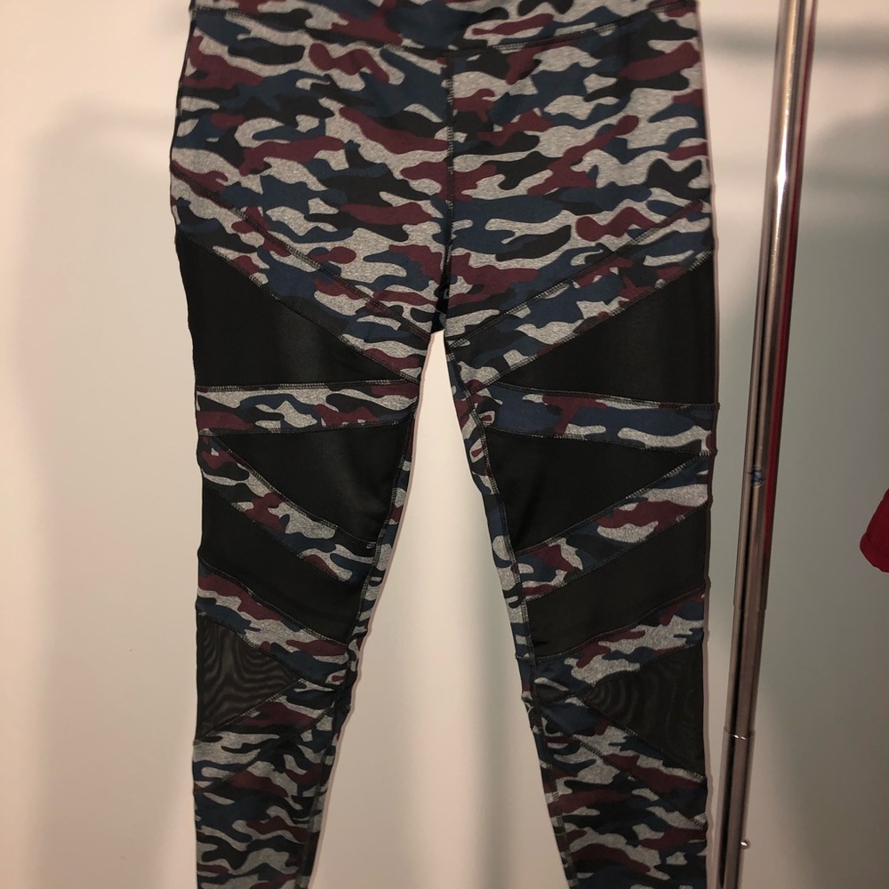 Jessica Simpson Camo Leggings With Mesh